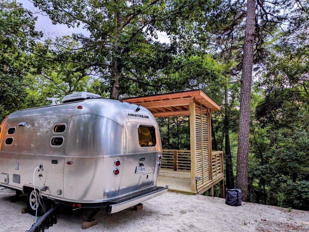 Airstream Caravel 2020 Loblolly Pines Adventure Camp Hotel Eureka Springs Exterior photo